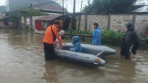 BPBD-Makassar-evakuasi-warga-terdampak-banjir.jpg&width=640&height=360